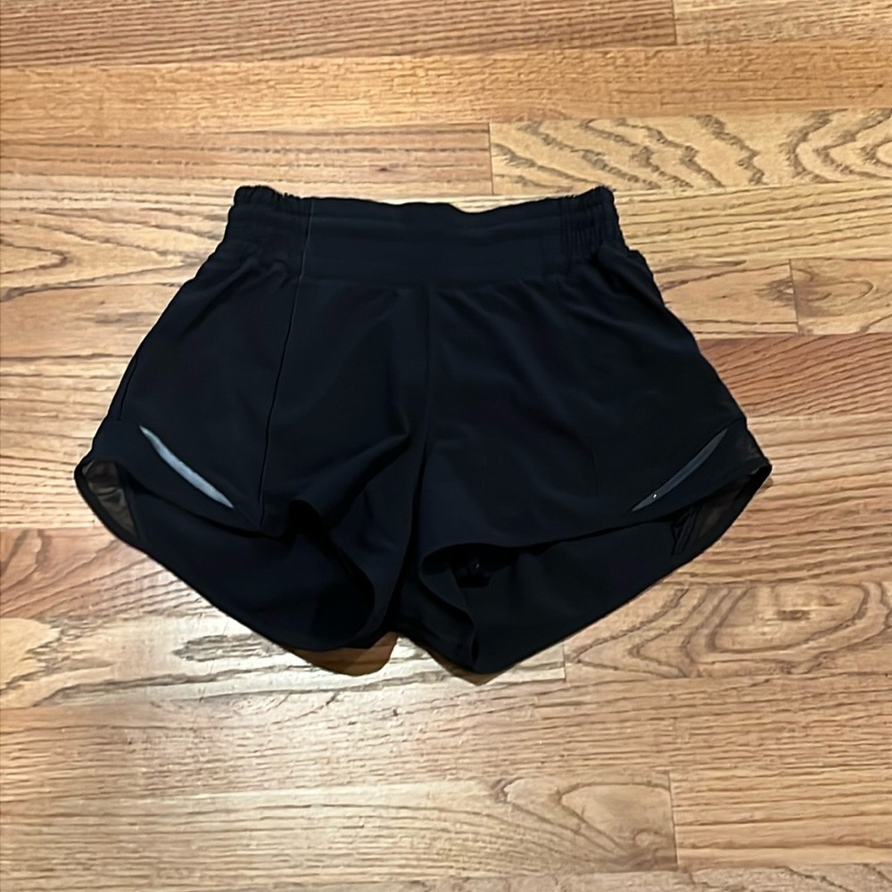 Lululemon Hotty Hot 2.5 Shorts